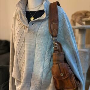 Cream and tan quarter button